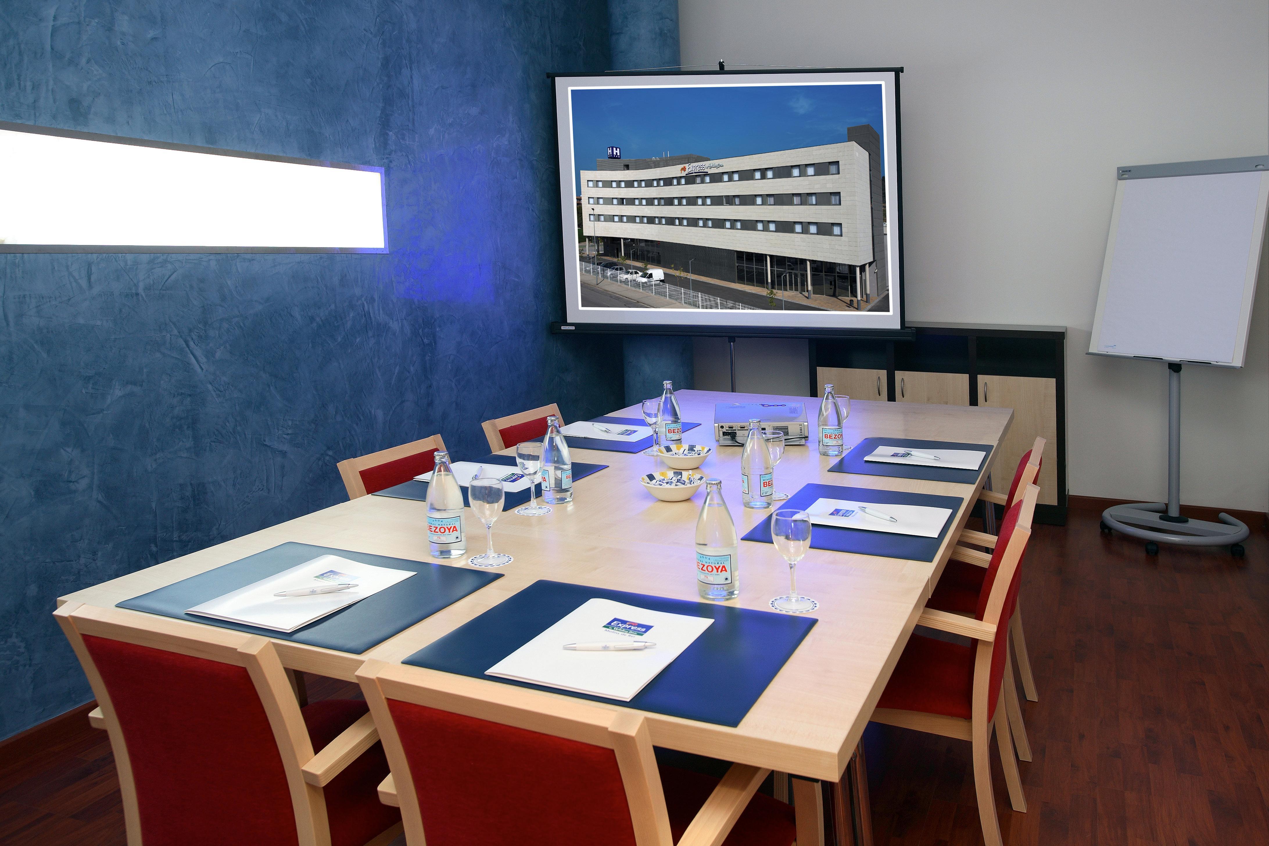 Holiday Inn Express Molins De Rei By Ihg Ngoại thất bức ảnh