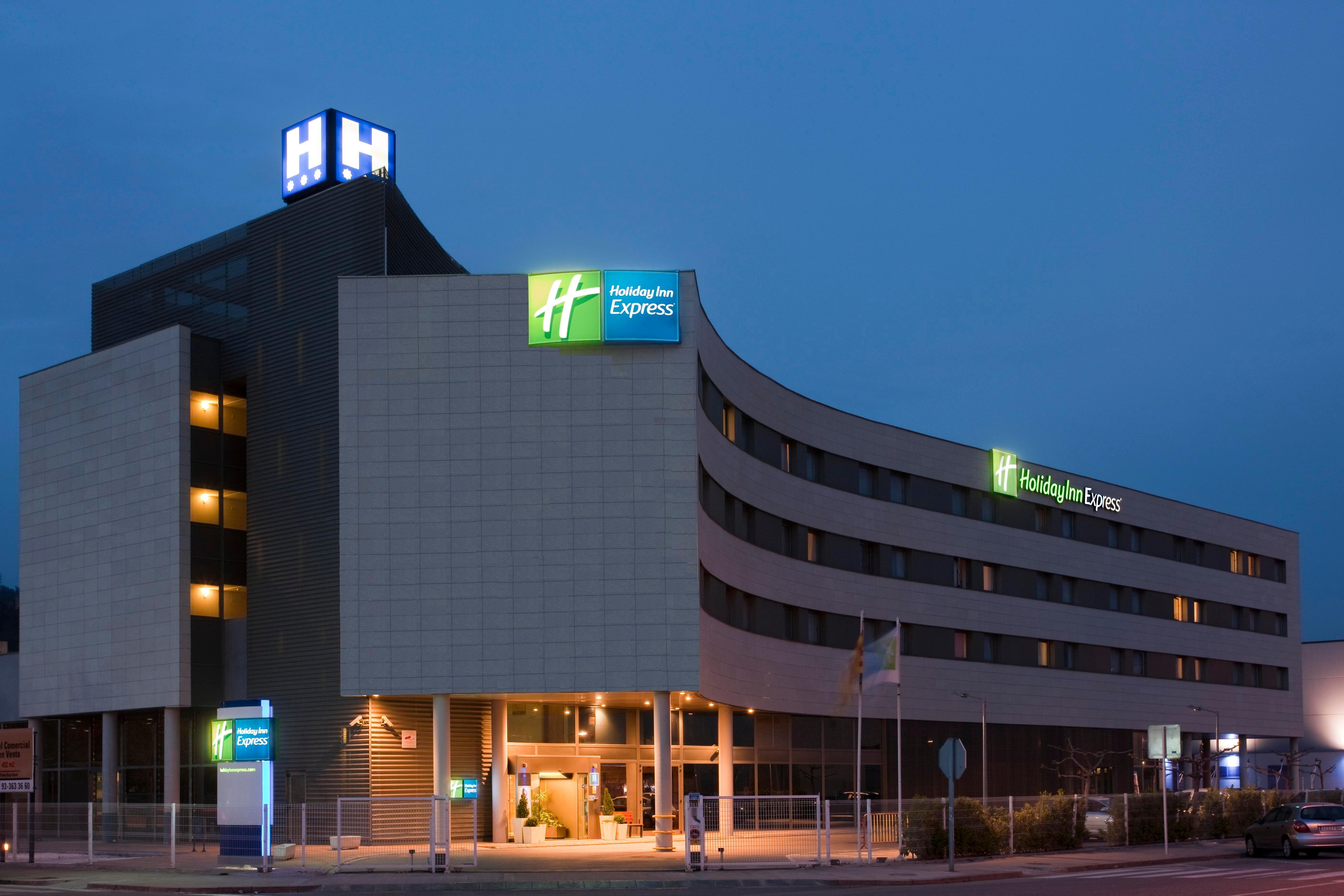 Holiday Inn Express Molins De Rei By Ihg Ngoại thất bức ảnh