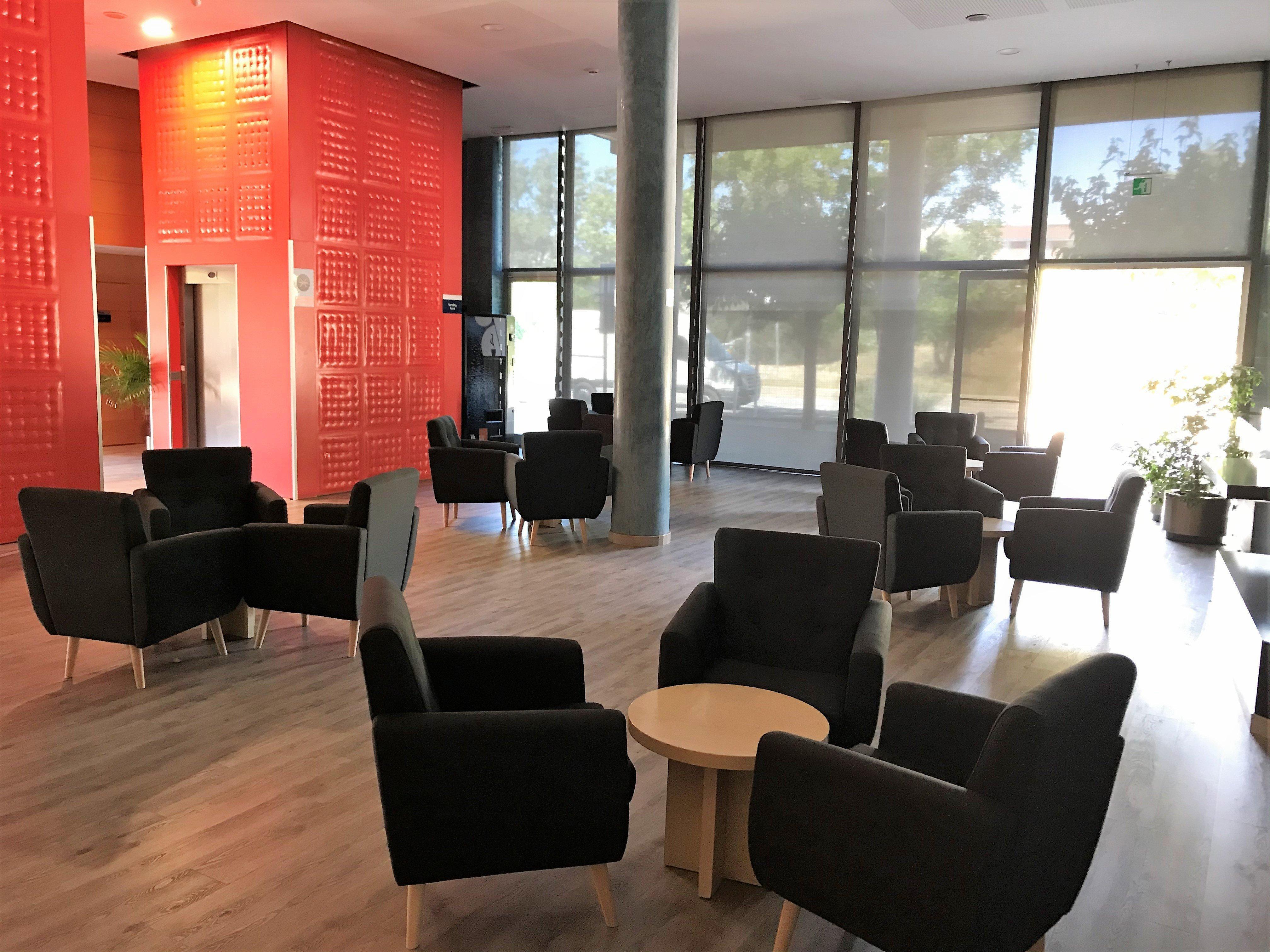 Holiday Inn Express Molins De Rei By Ihg Ngoại thất bức ảnh