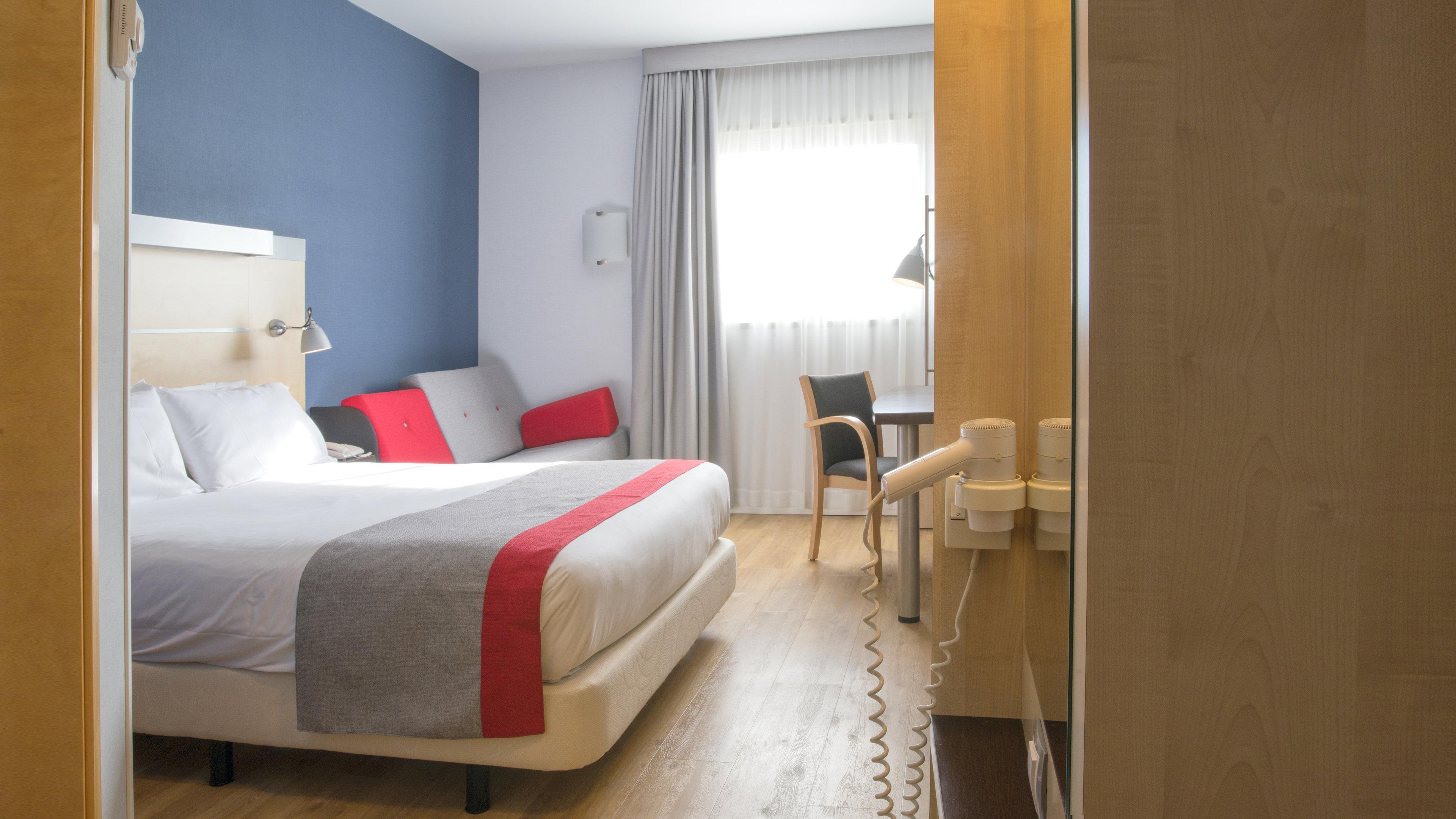 Holiday Inn Express Molins De Rei By Ihg Ngoại thất bức ảnh