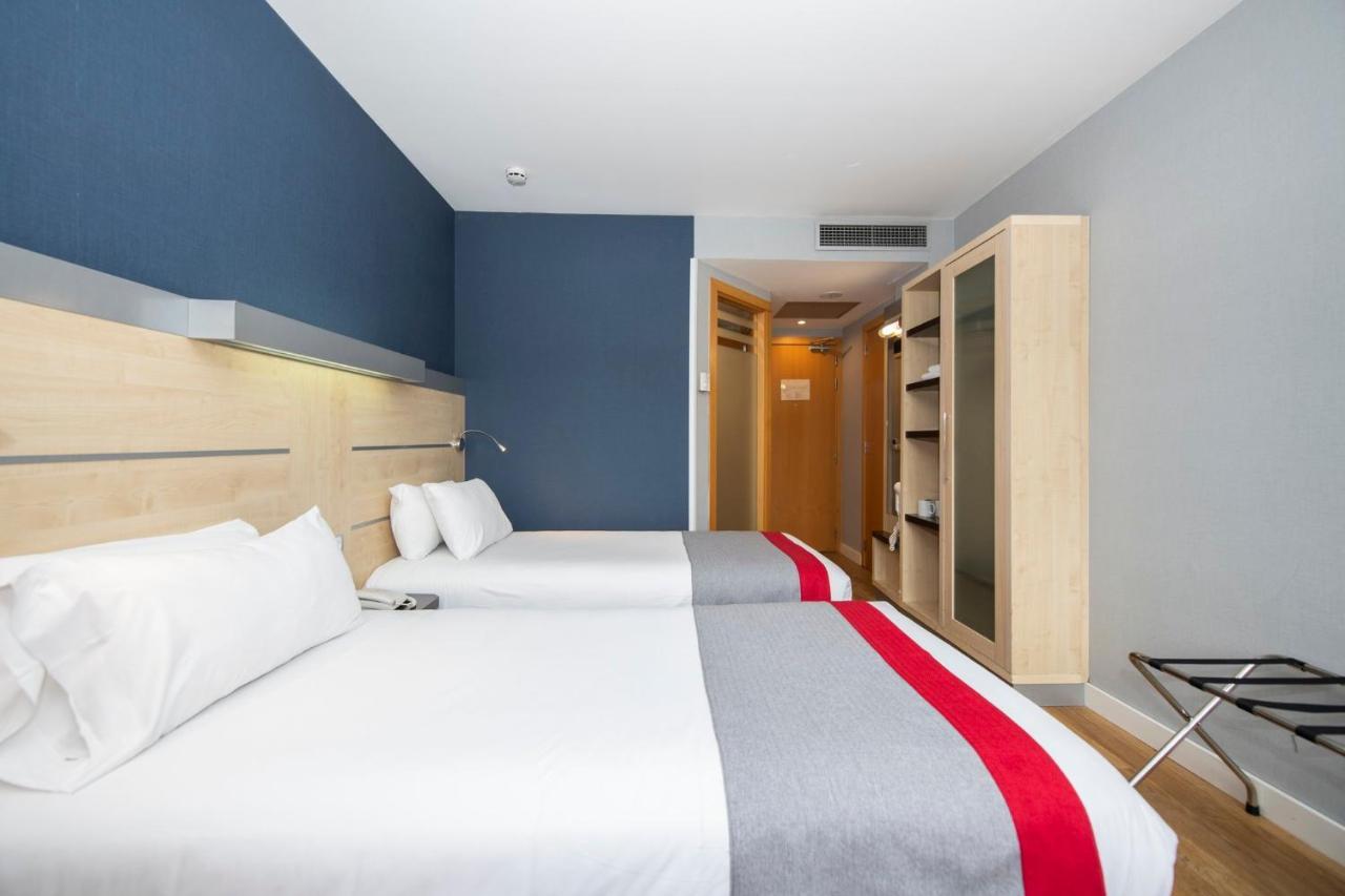 Holiday Inn Express Molins De Rei By Ihg Ngoại thất bức ảnh