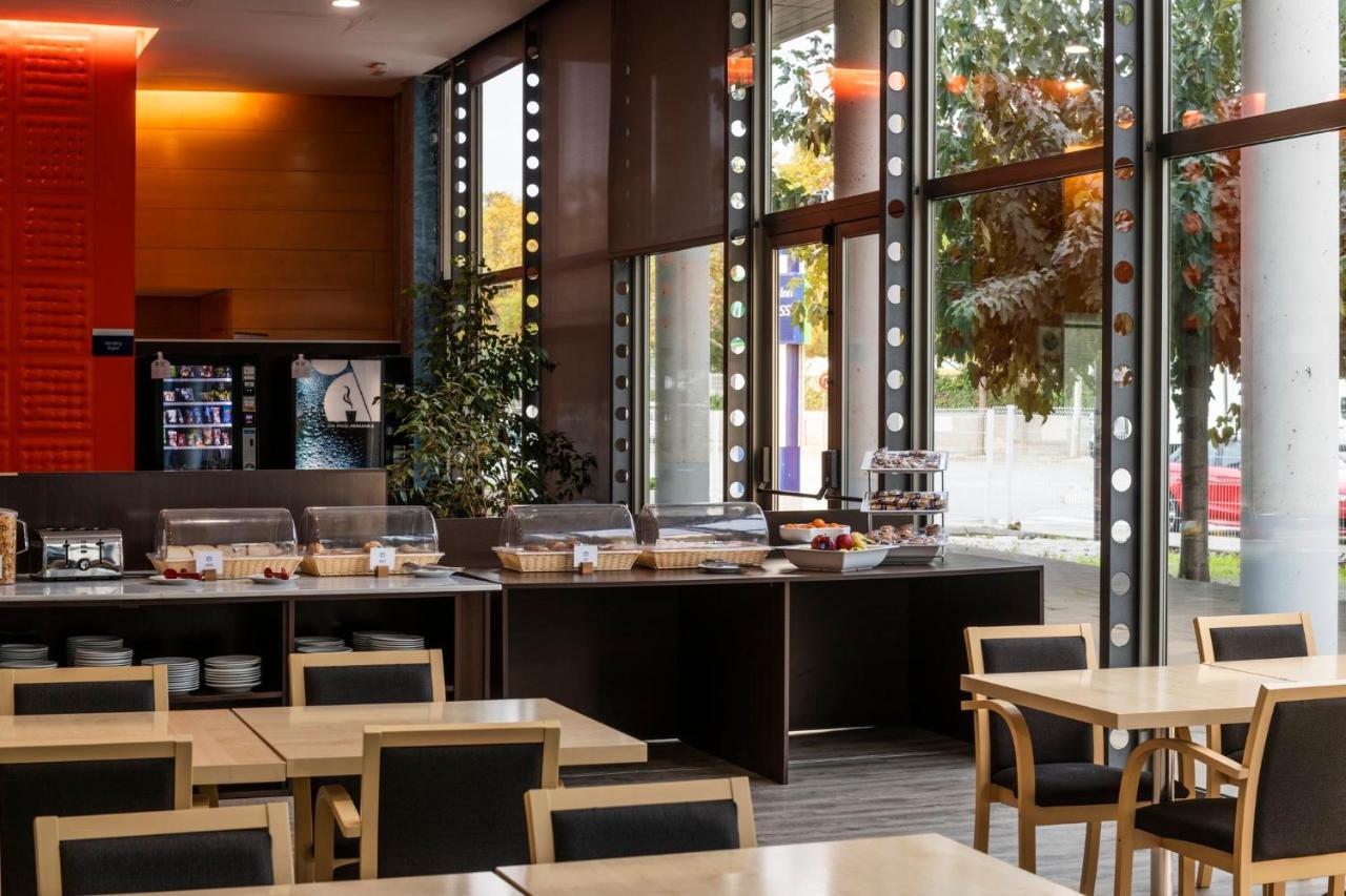 Holiday Inn Express Molins De Rei By Ihg Ngoại thất bức ảnh