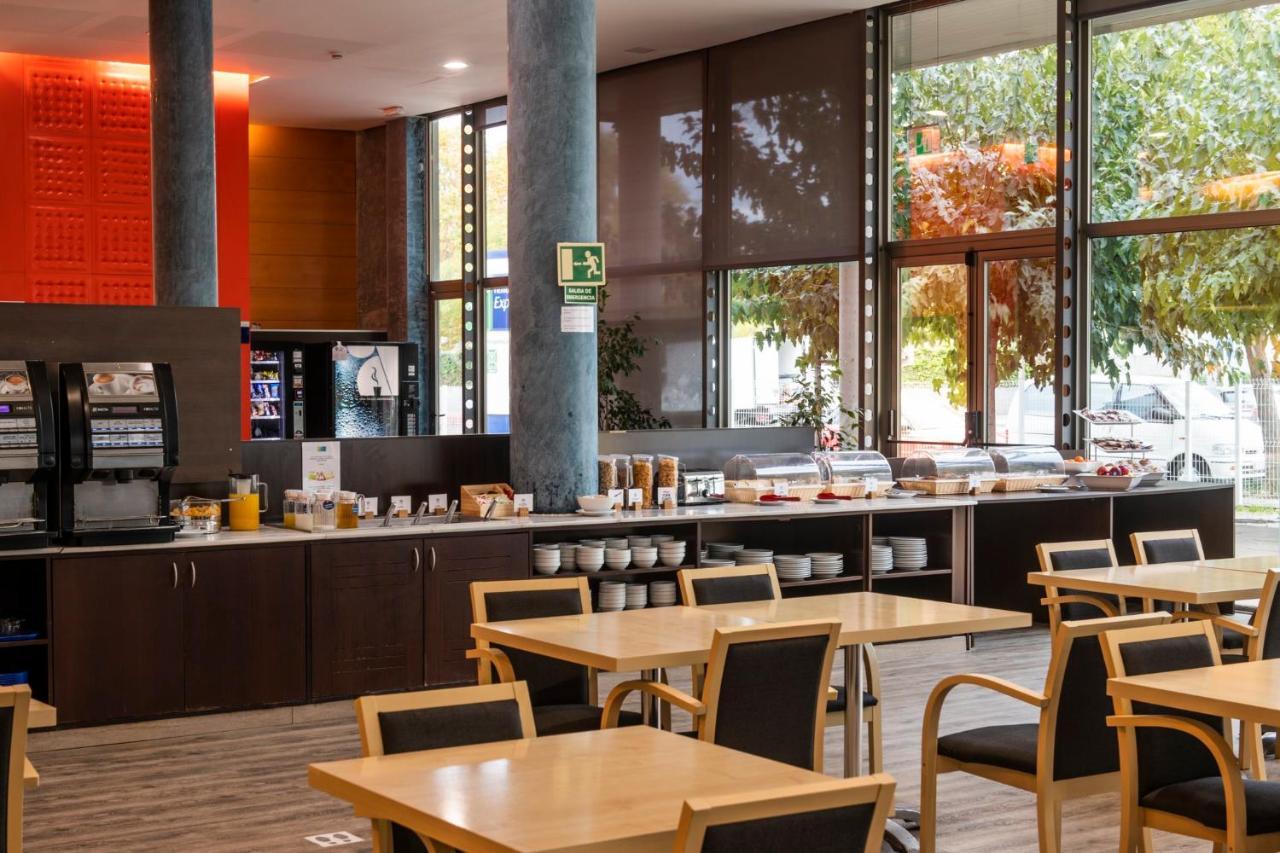 Holiday Inn Express Molins De Rei By Ihg Ngoại thất bức ảnh