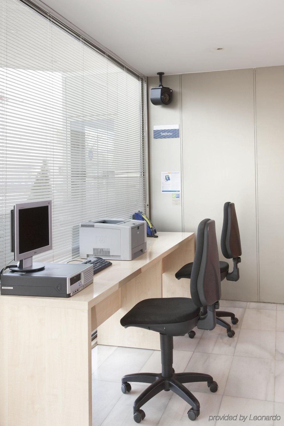 Holiday Inn Express Molins De Rei By Ihg Tiện nghi bức ảnh